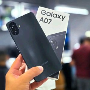 Samsung GALAXY A07 - 6,7" - 64GO ROM - 4GO RAM - 50 MP - 2 SIM - 4G - 5000MAH - noir