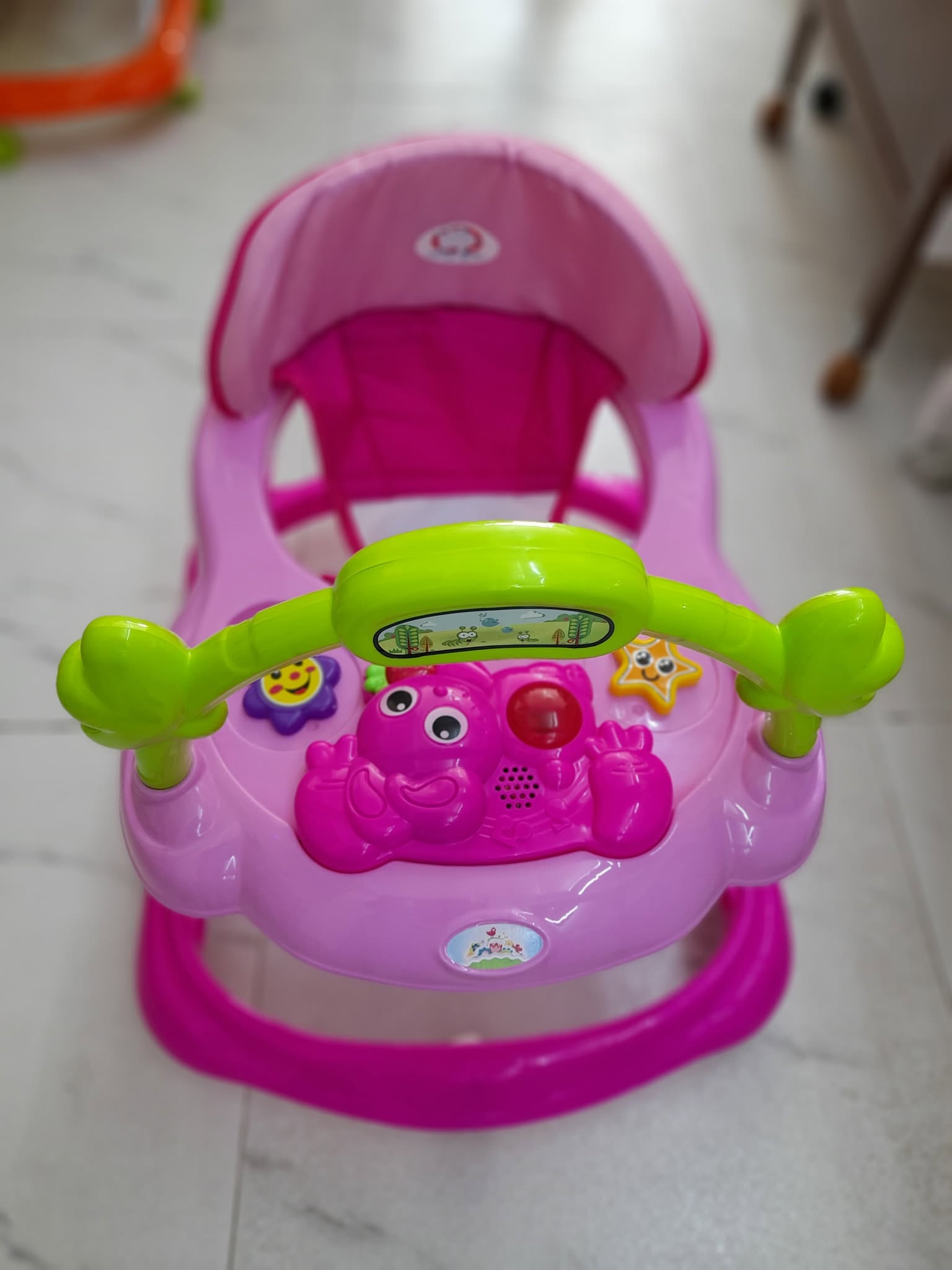 Marche bébé/trotteur pour bébé, lumière, vibrateur avec musique, roues pour enfants - Rose (Copie)