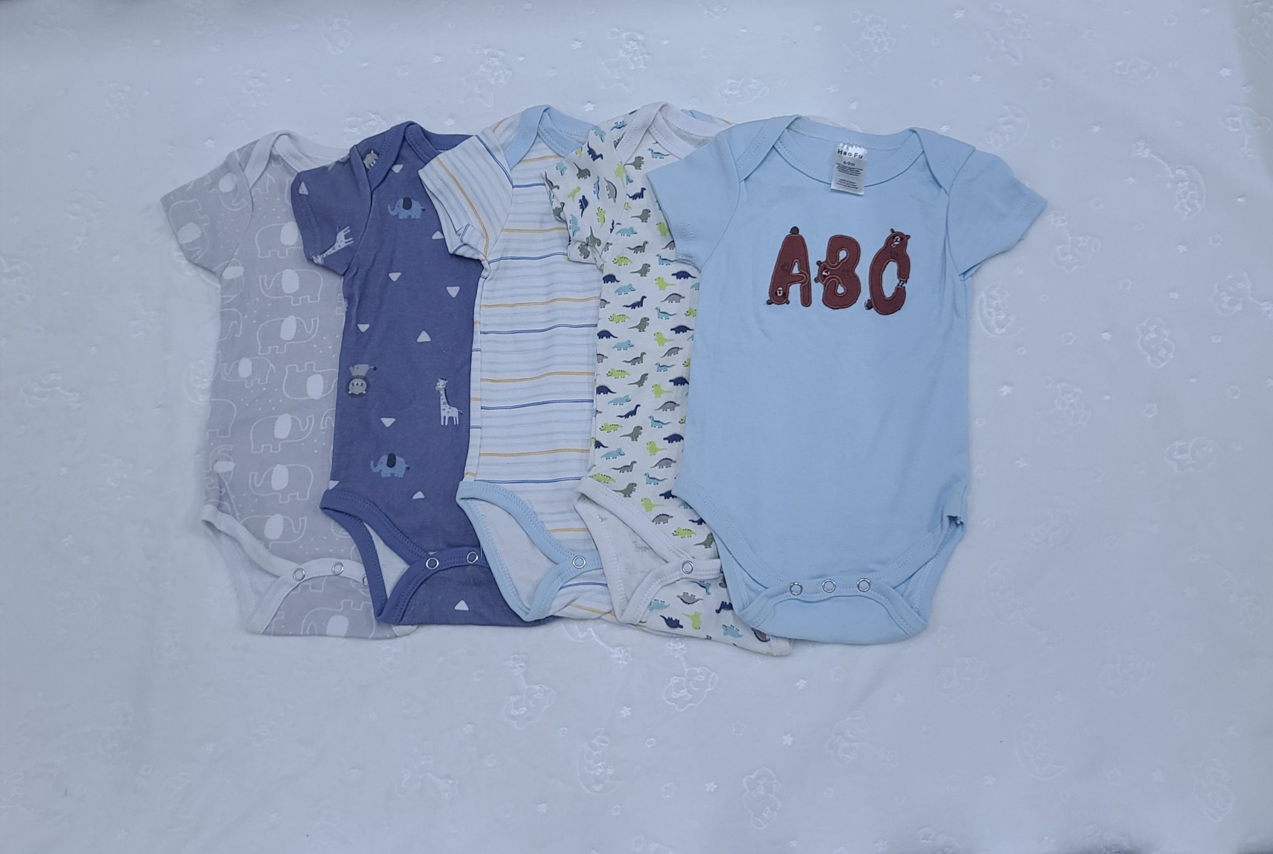Ensemble de 5 bodies pour bébé garçon (0-6 mois) | Grenouillères en coton doux (Copie)